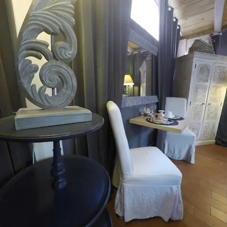 לינה וארוחת בוקר Les Chambres De Amelie *