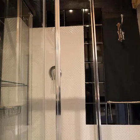 Les Chambres De Amelie לינה וארוחת בוקר בולוניה
