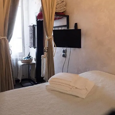 Les Chambres De Amelie לינה וארוחת בוקר