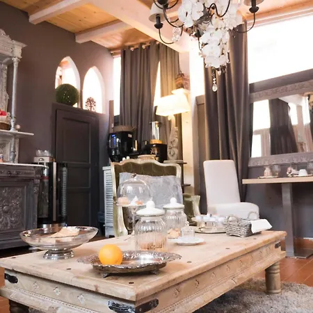 לינה וארוחת בוקר Les Chambres De Amelie *