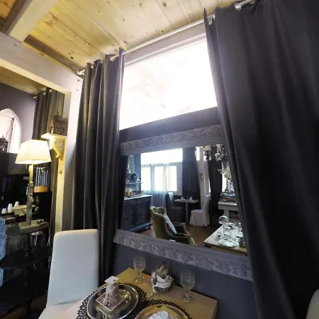 Les Chambres De Amelie לינה וארוחת בוקר *
