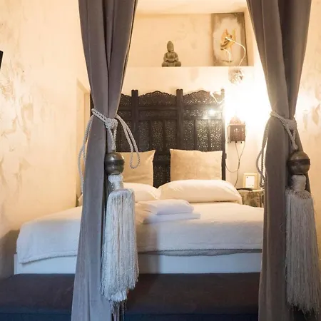 לינה וארוחת בוקר Les Chambres De Amelie בולוניה