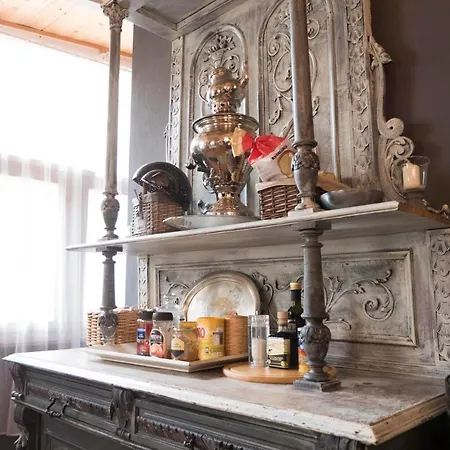 Les Chambres De Amelie Bed & Breakfast