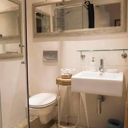 Les Chambres De Amelie Bed & Breakfast